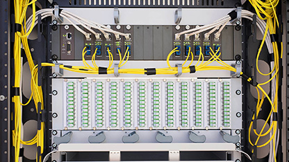 detailní záběr na elektroinstalaci IT